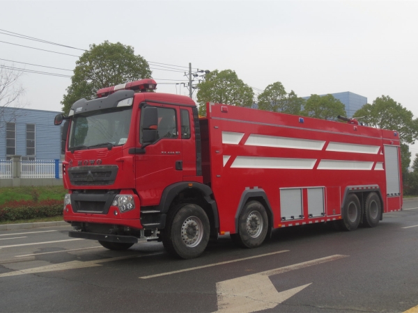 重汽豪沃24噸水罐消防車(chē)
