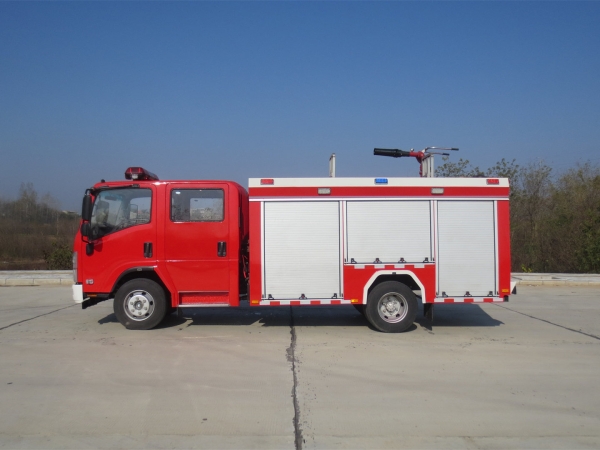 五十鈴3.5噸水罐消防車(chē)