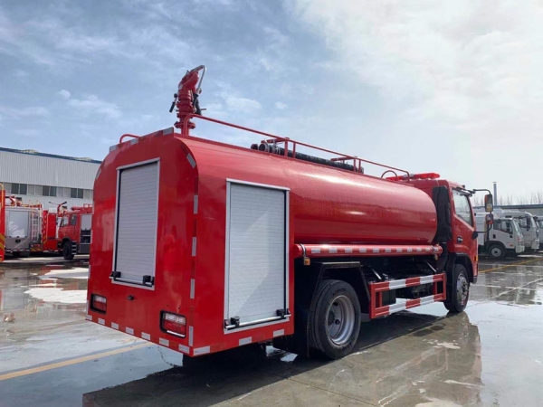 大多利卡消防灑水車