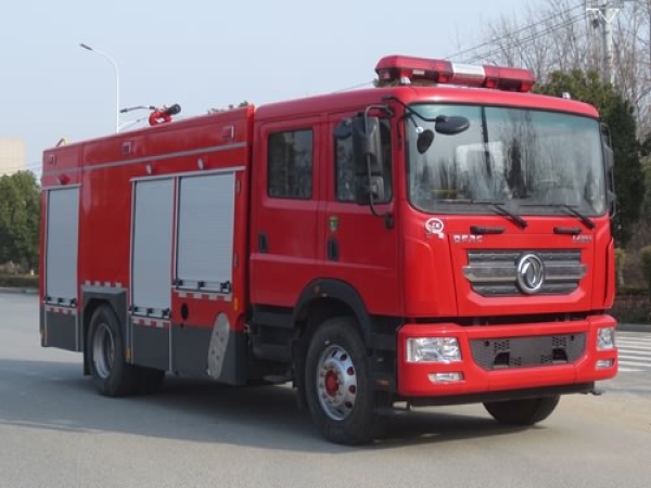 8.2噸東風(fēng)D9水罐消防車