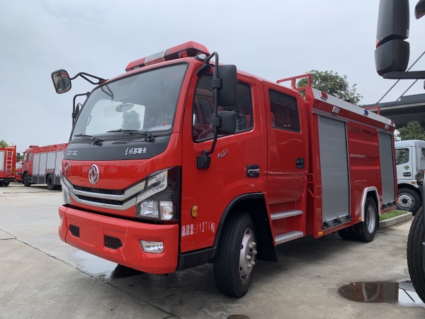 東風(fēng)5噸水罐消防車