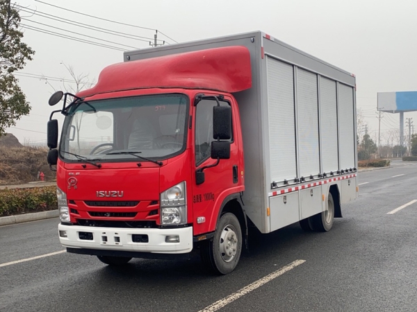 五十鈴裝備車(chē)