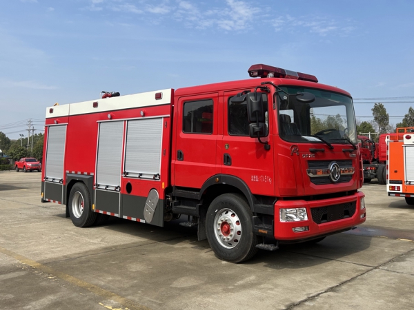 8.2噸東風(fēng)D9水罐消防車